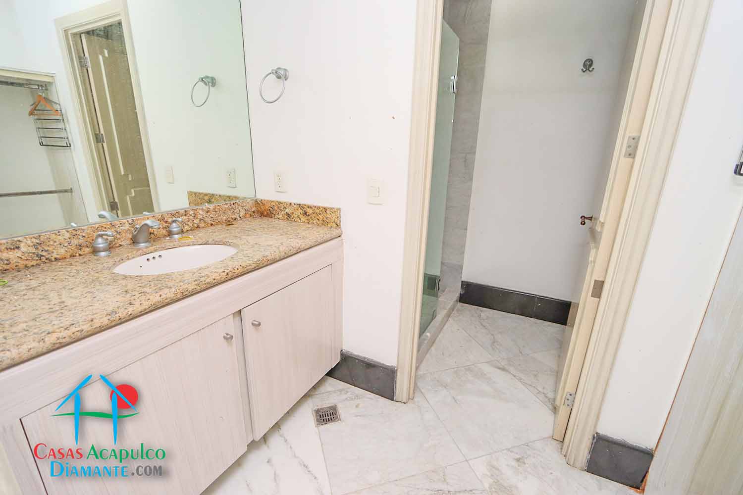 Maralago E 1201 - Recámara uno después de Otis 4